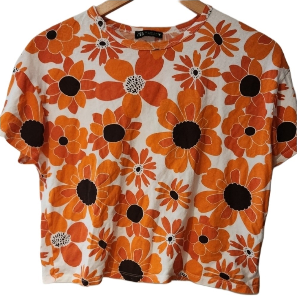 Zara Small Groovy White and Orange‎ Crop Boxy T-Shirt 100% Cotton